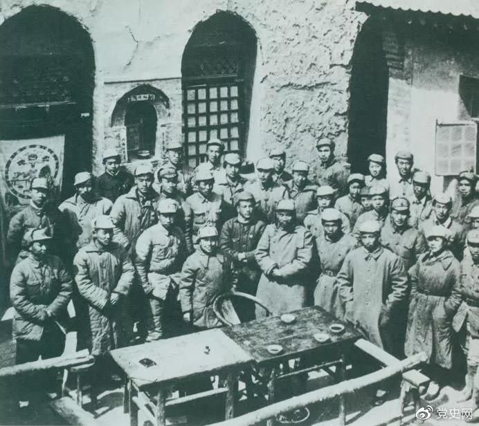 1940年2月8日，八路軍政治部在山西省武鄉縣駐地召開太行文藝座談會，朱德在會上講話。