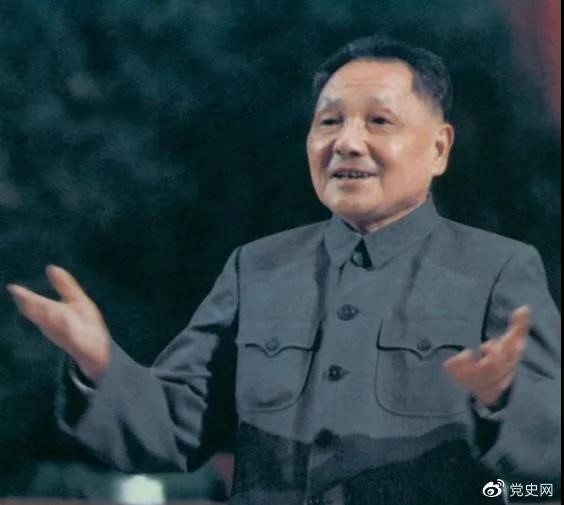 在1978年2月24日至3月8日召開的全國政協(xié)五屆一次會(huì)議上，鄧小平當(dāng)選為全國政協(xié)主席。